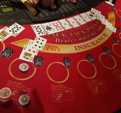 dealer bust cards blackjack.